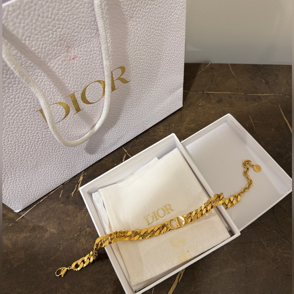 Dior 30 Montaigne Short Necklace